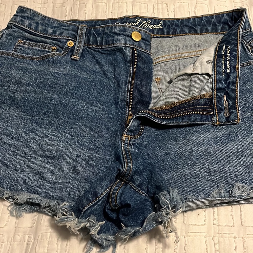 Universal Thread High Rise Jean Shorts - Picture 5 of 5